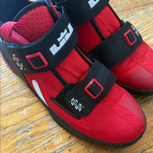 Nike LeBron Soldier 13 SFG basketball shoes in University Red size 5.5Y - Picture 3 of 6